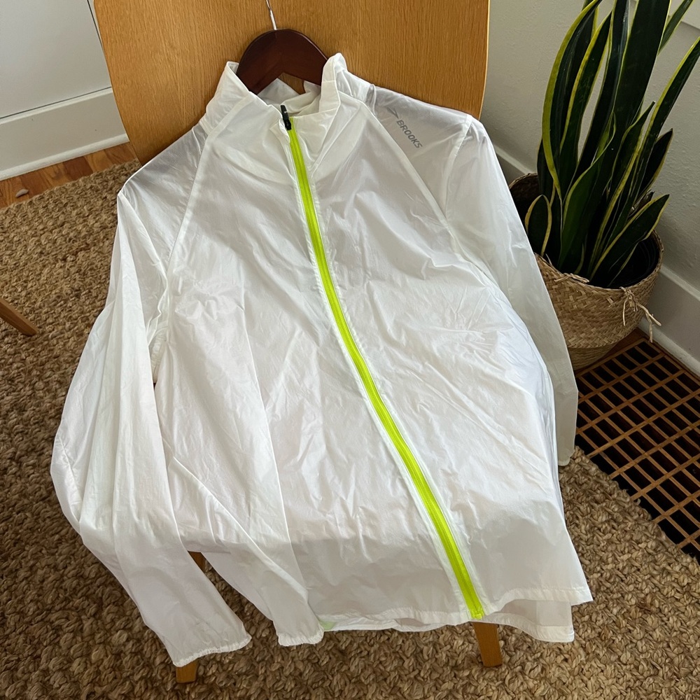 Brooks Woman’s Running Jacket // Packable - image 1